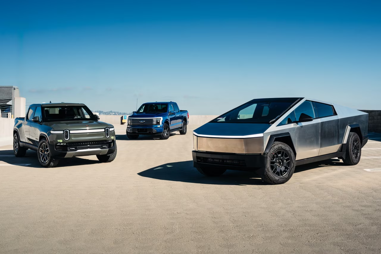 2025 Tesla Cybertruck vs. Ford F-150 Lightning: The Ultimate EV Truck Battle 2025 Tesla Cybertruck vs. Ford F-150 Lightning: The Ultimate EV Truck Battle