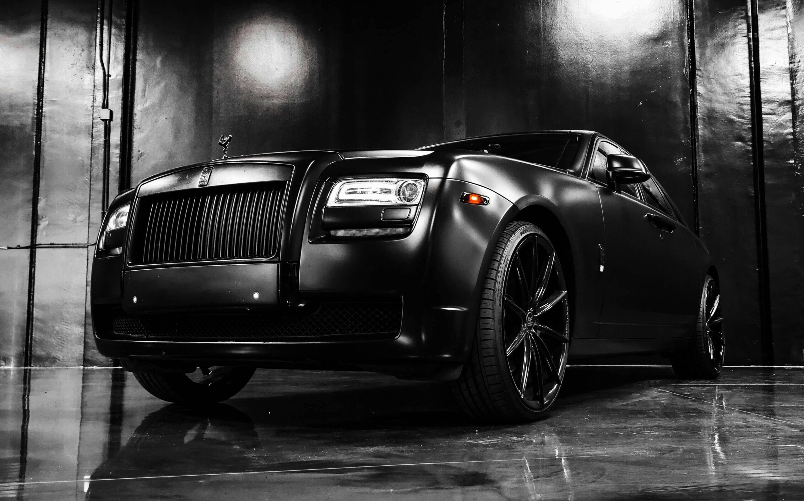 Luxury vs. Budget Cars: When Is It Worth Paying More? Luxury vs. Budget Cars: When Is It Worth Paying More?