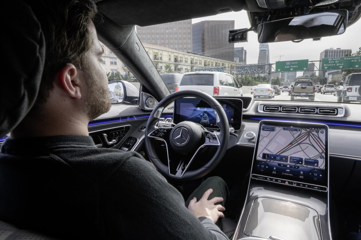 Luxury SUVs with Autonomous Driving: The Future of Comfort, Safety, and ...