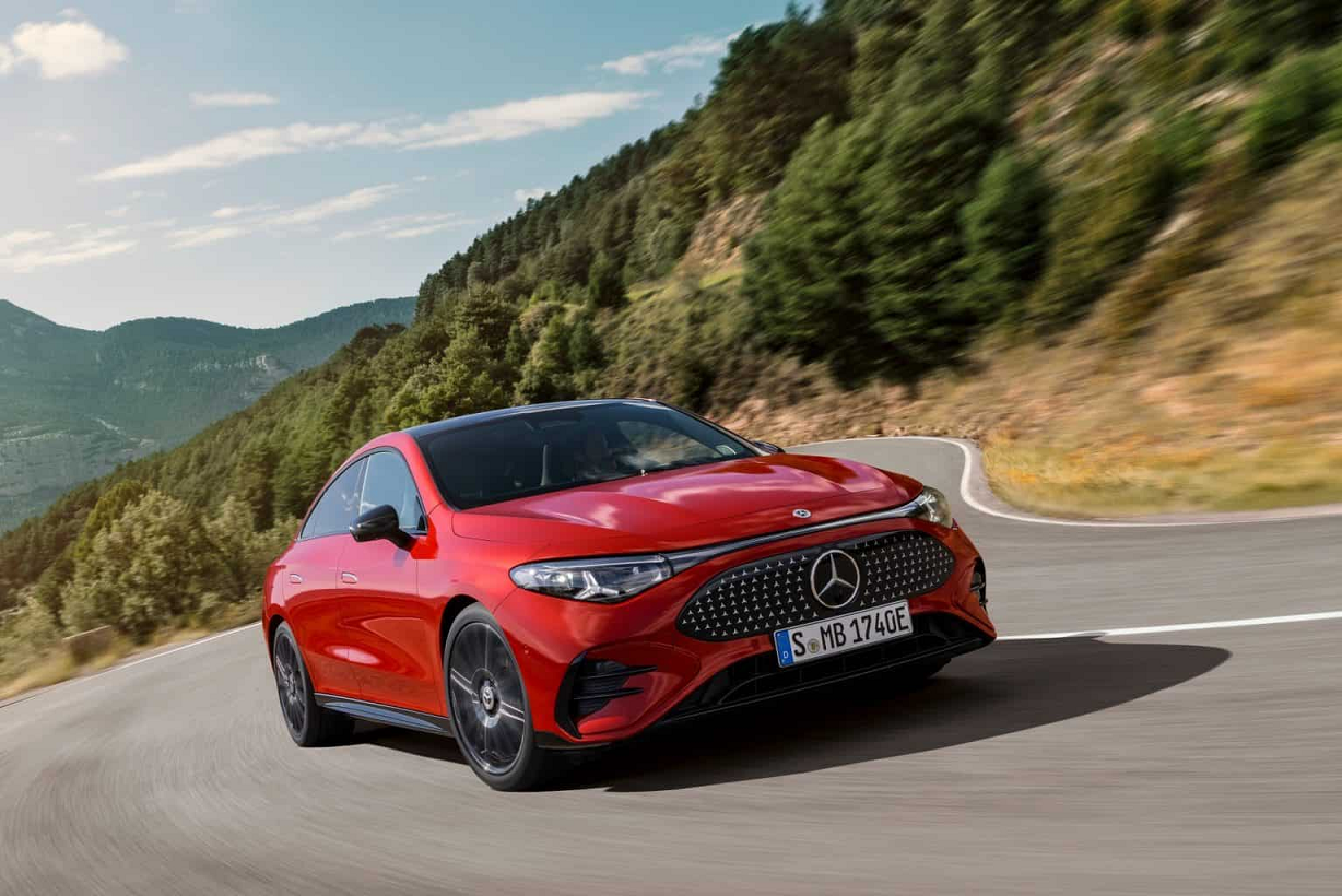 BMW Reclaims U.S. Luxury Title in 2025 - Thanks to Hybrid Power BMW Reclaims U.S. Luxury Title in 2025 – Thanks to Hybrid Power