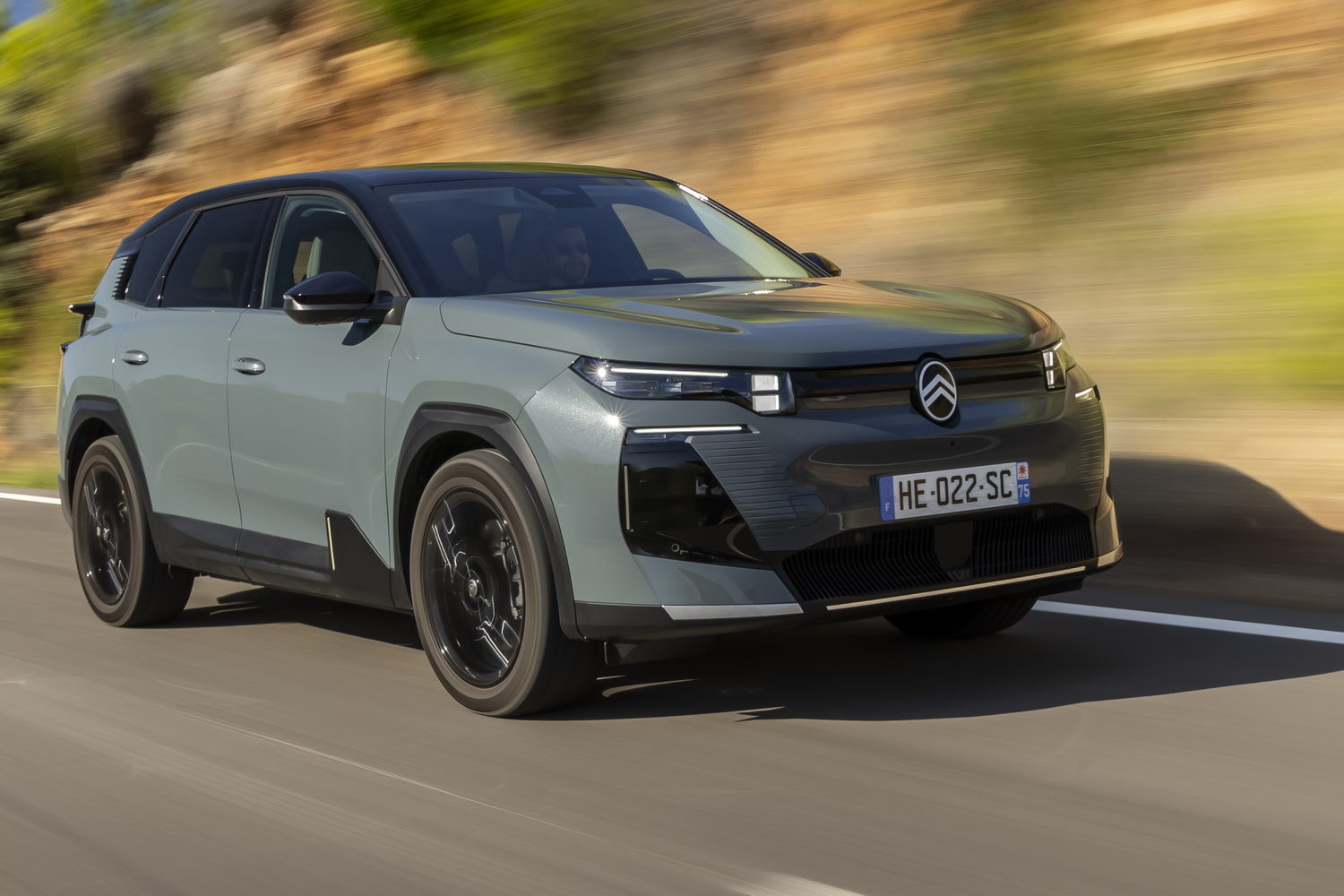 Family SUV Discounts 2026: Massive Deals That Save You Thousands