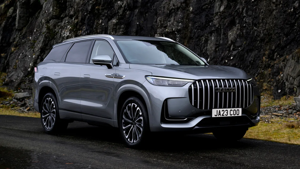 New Jaecoo 8 challenges the Hyundai Santa Fe with seven seats, 83-mile EV range and £45k price tag
