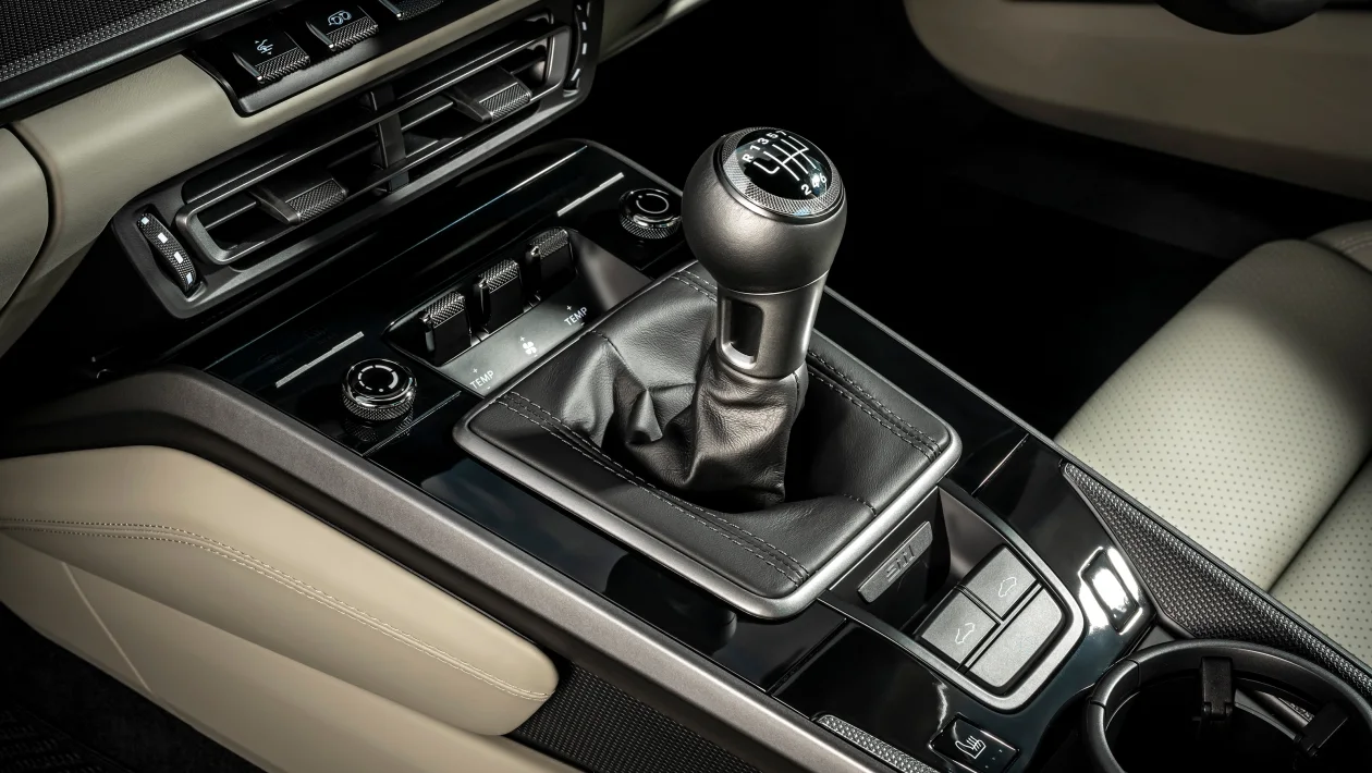 Porsche makes new bid to save the manual gearbox with Koenigsegg-inspired auto mode Porsche makes new bid to save the manual gearbox with Koenigsegg-inspired auto mode