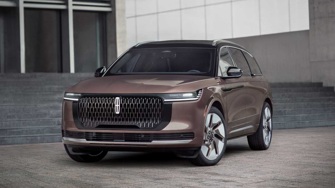 2027 Lincoln Nautilus Gets More Hybrid Power and Updates