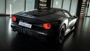 Alfa Romeo 33 Stradale Perla Nera Debuts in Black