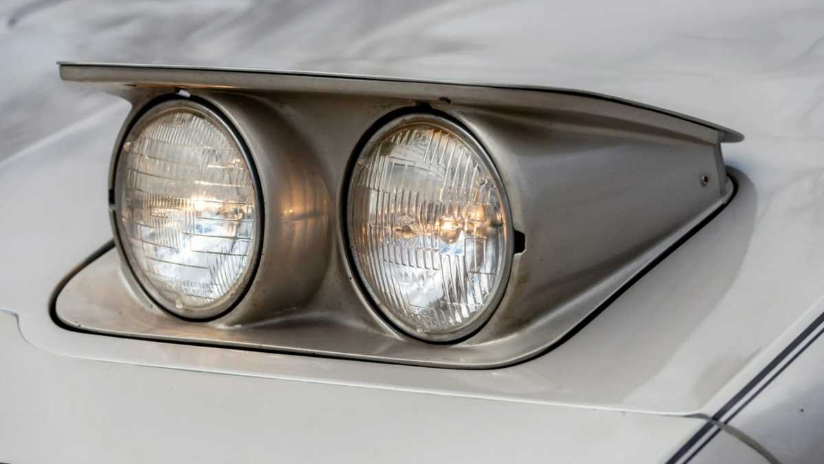 Mercedes-Benz Patent Hints at a New Take on Hidden Headlights