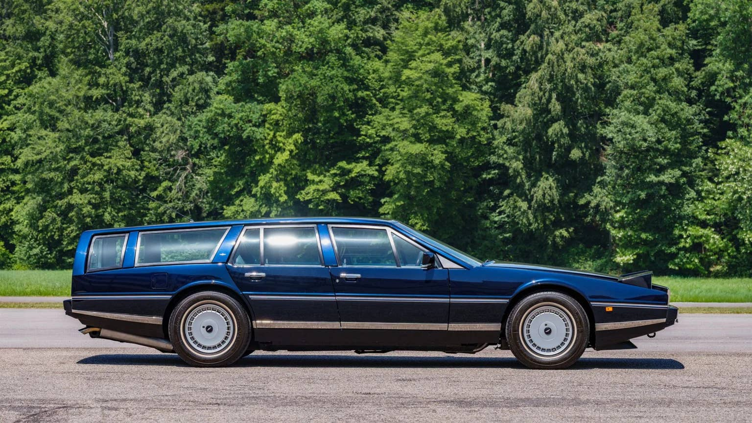 Unique Aston Martin Lagonda Shooting Brake Heads to Auction