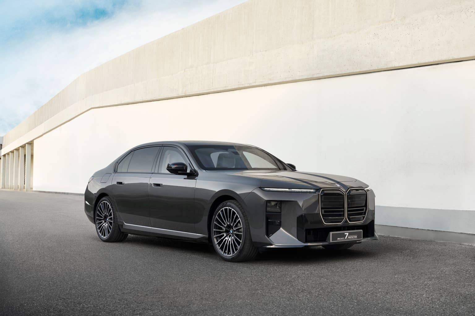 BMW Concept 7 Protection Combines Luxury With Hidden Armor