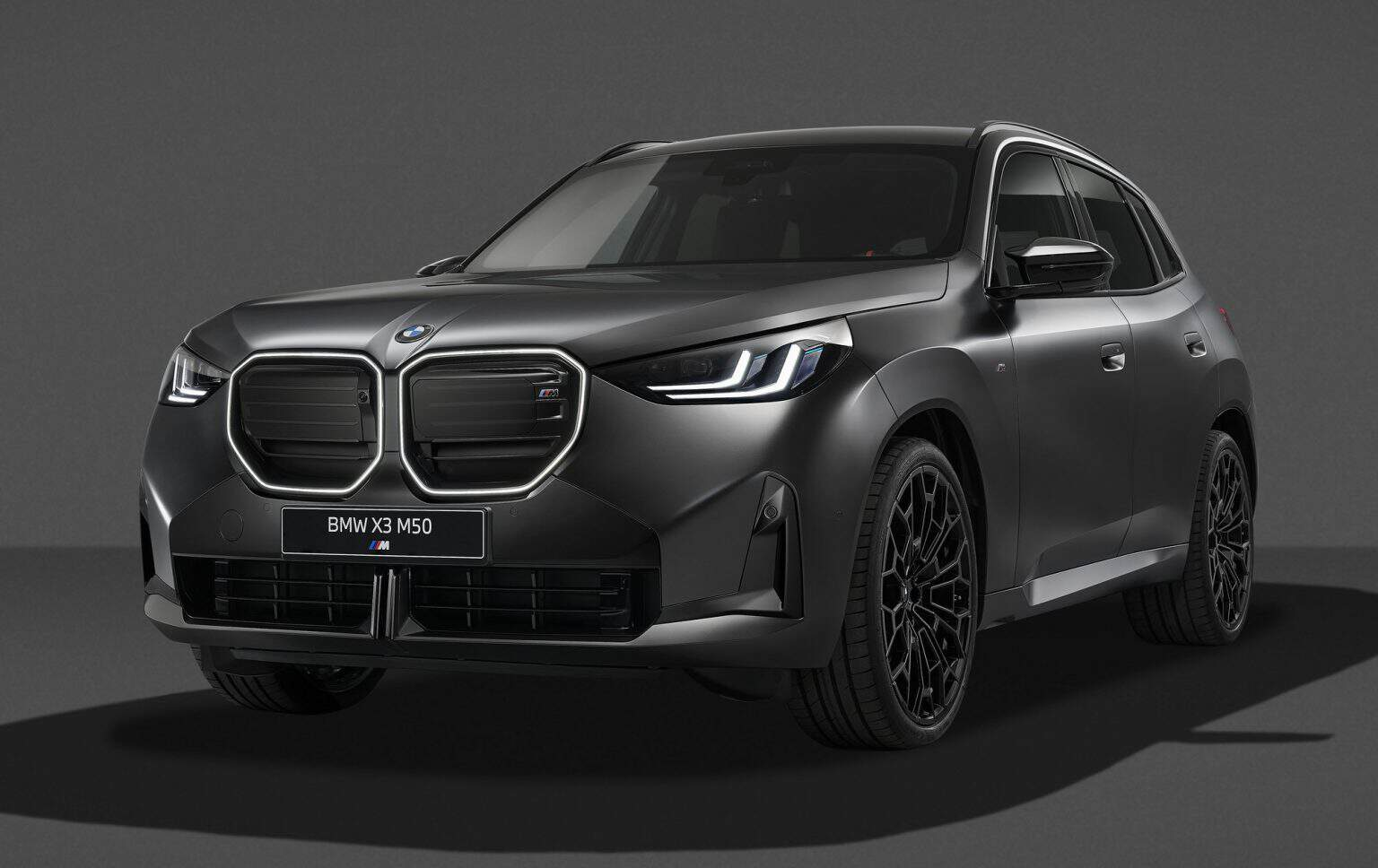 BMW X3 M50 Black Package Adds 443 HP and Dark Style