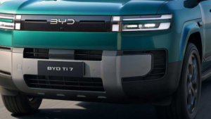 Chinese Automakers Eye Canadian Factories Amid U.S. Trade Barriers