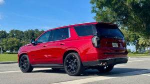 GM Full-Size SUVs Still Get 17 MPG After 17 Years