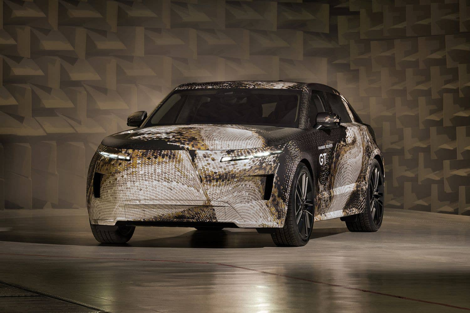 Range Rover GT Spied on UK Streets Ahead of 2027 Reveal