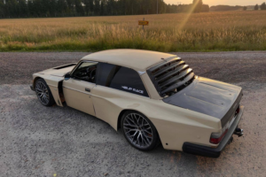Volvo 240 Gets a Twin-Turbo Lamborghini V10